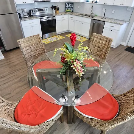 Yellow Beach Haven, Decks, Views, Mere Steps To Sand Galveston Exterior photo