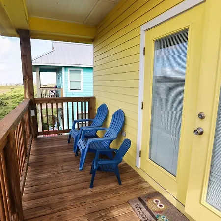 Yellow Beach Haven, Decks, Views, Mere Steps To Sand Galveston Exterior photo